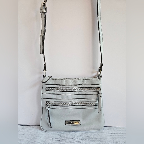 Nine West Handbags - Y2K Nine West Light Gray Crossbody Bag